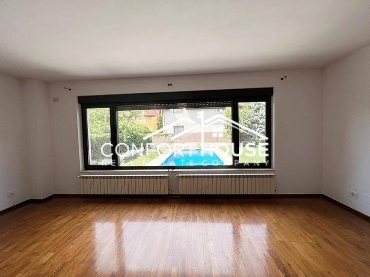 Casă individuală cu 7 camere cu Piscina în Iancu Nicolae
