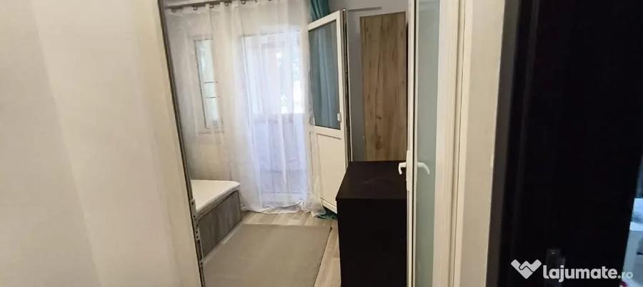 Apartament cu 2 camere semidecomandat în Tei