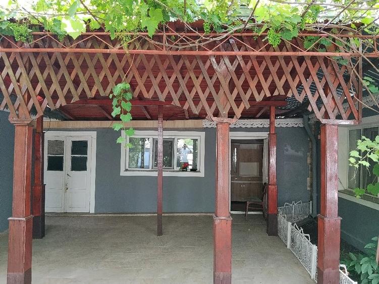 Casă cu Teren 922 Mp în Central