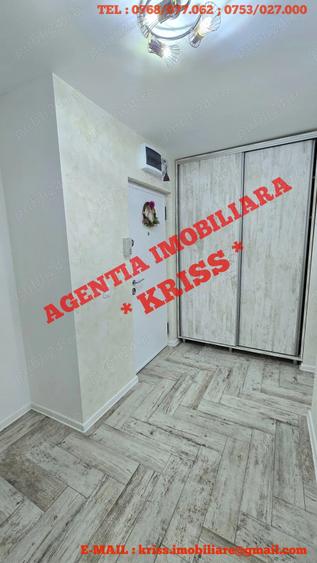 Apartament cu 3 camere semidecomandat în Eremia