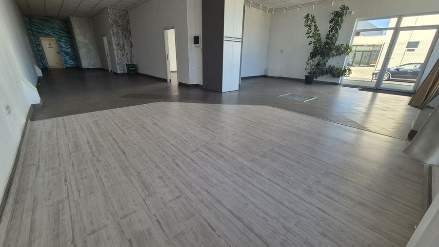 Spațiu comercial, de 1,100 mp, în Centură