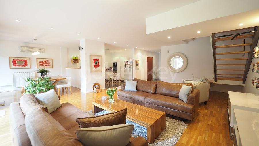 Duplex cu 7 camere cu Piscina în Pipera
