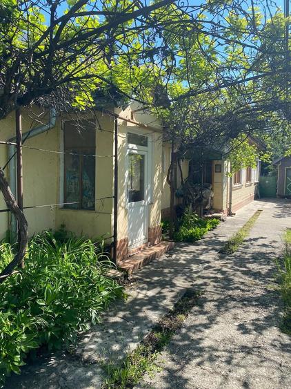 Casă cu 5 camere cu Teren 1050 Mp în Central