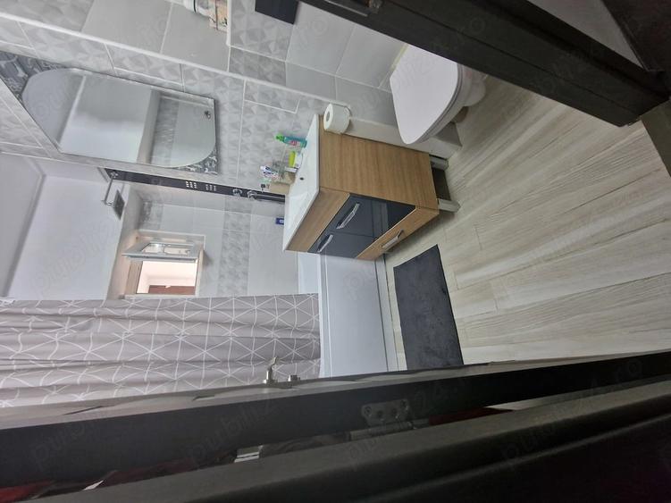 Apartament cu 3 camere decomandat în Sud