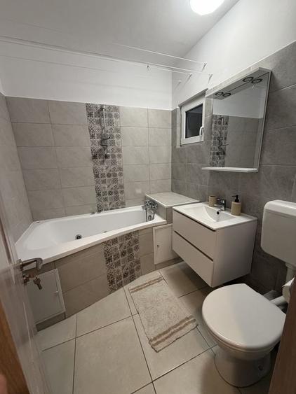 Apartament cu 2 camere semidecomandat în Păcii
