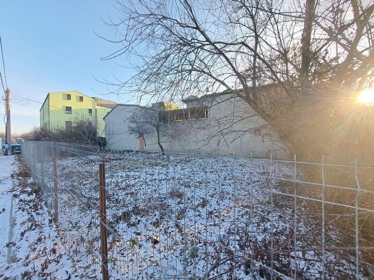 Teren Construcții intravilan de 340 mp, în Tei
