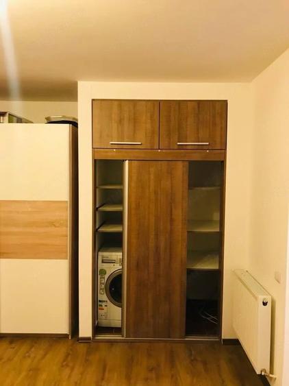 Apartament cu 3 camere semidecomandat în Florești
