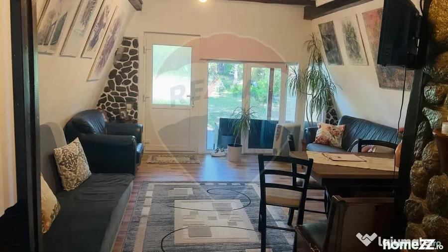 Casă cu 4 camere cu Teren 959 Mp în Lăzăreni