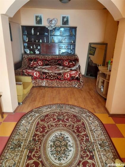 Casă cu 5 camere cu Teren 700 Mp în Peretu