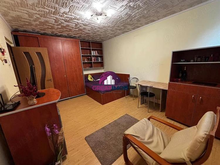 Garsonieră decomandată în Politehnica