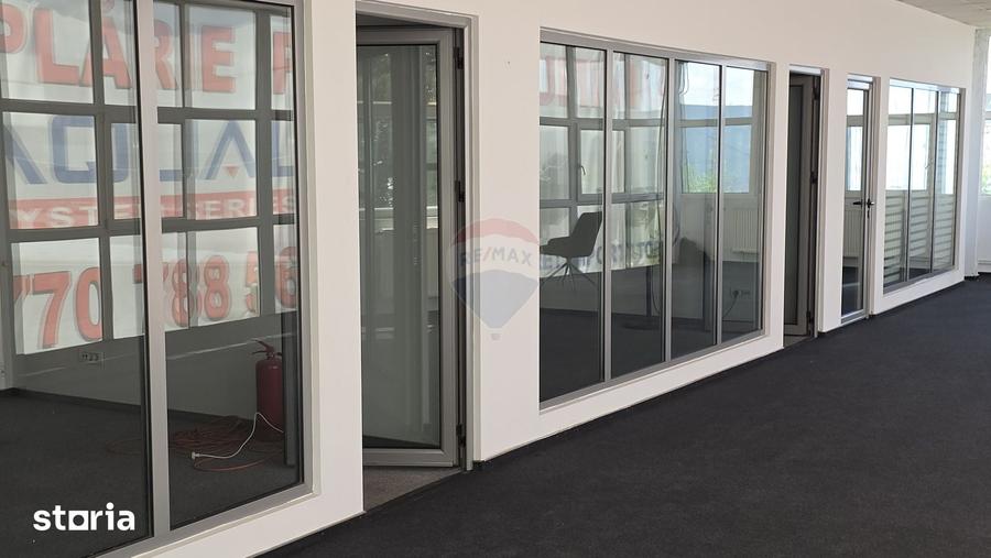 Spațiu comercial, de 1,080 mp, în Central