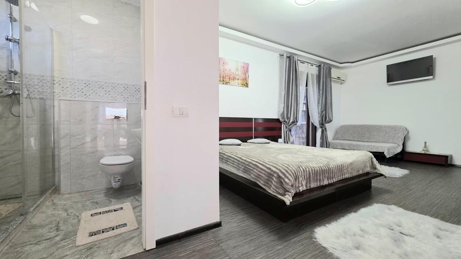 Casă individuală cu 6 camere cu Garaj în Mamaia-Sat