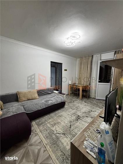 Apartament cu 2 camere semidecomandat în Micro 14