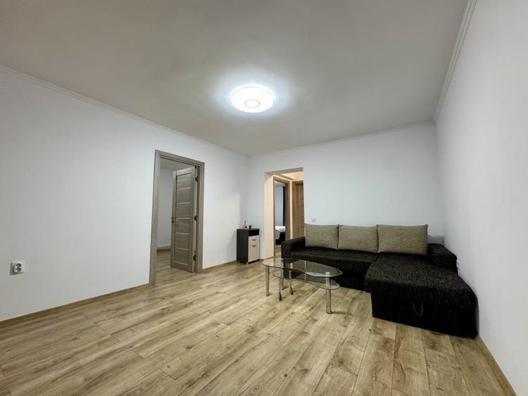 Apartament cu 3 camere decomandat, mobilat în Central