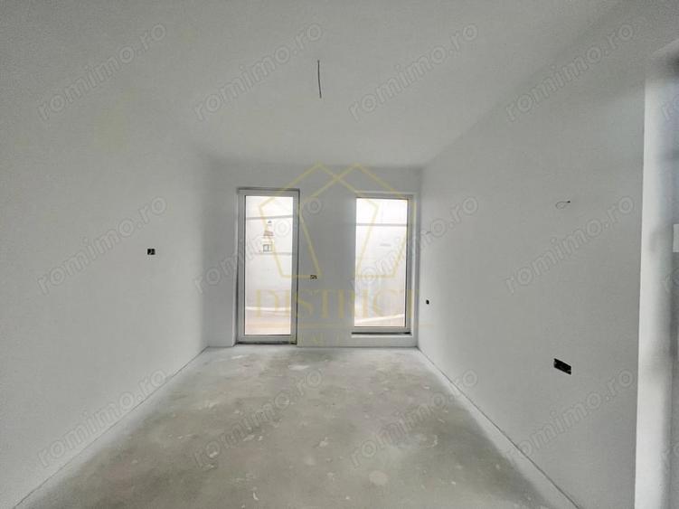 Apartament cu 3 camere decomandat în Dumbrăvița