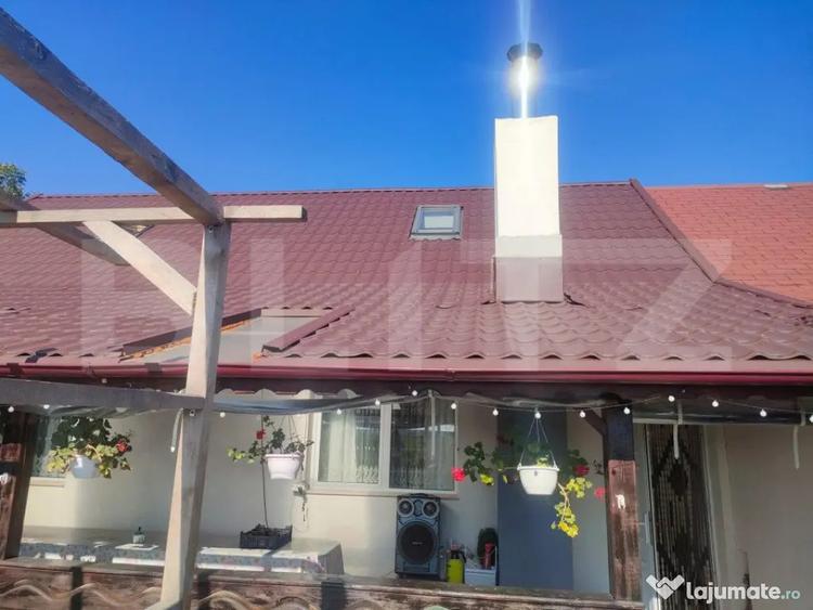 Casă cu 4 camere cu Teren 388 Mp în Siret