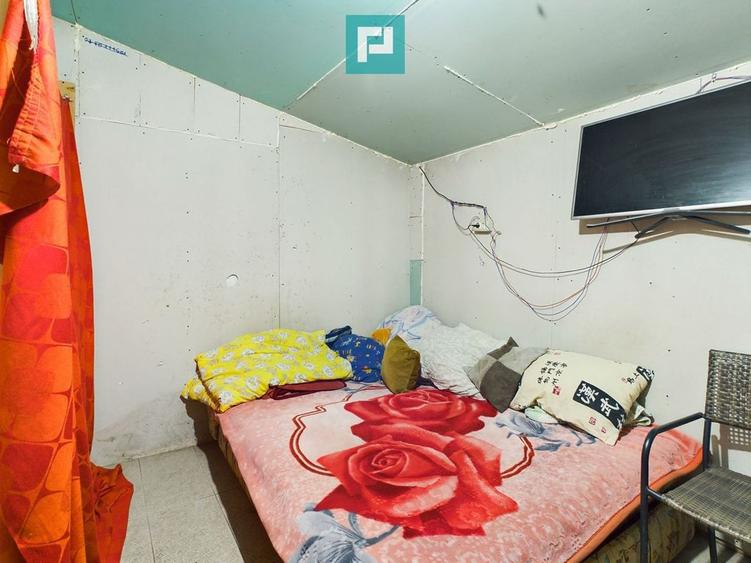 Casă cu 3 camere cu Teren 50 Mp în Intim