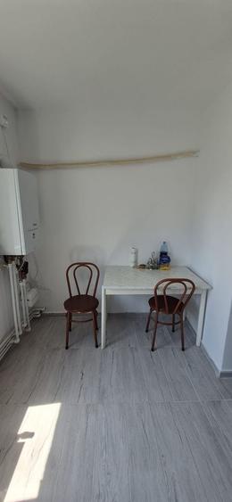 Apartament cu 2 camere decomandat în 13 Septembrie — fotografia 1