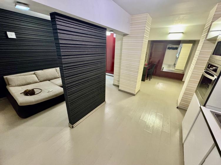 Apartament cu 3 camere decomandat, mobilat în Tei