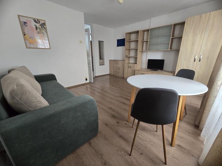 Apartament cu 2 camere decomandat în Gară