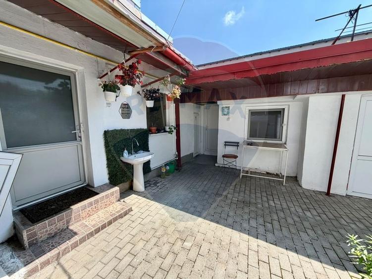 Casă individuală cu 3 camere cu Teren 160 Mp în Central