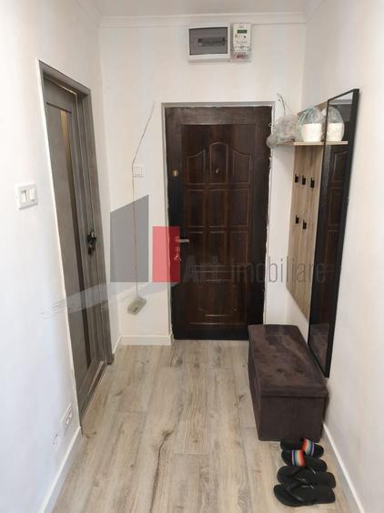 Apartament cu 2 camere decomandat, mobilat în Brâncoveanu