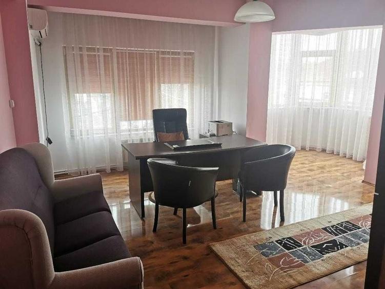 Apartament cu 3 camere decomandat în Ultracentral