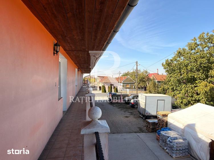 Casă cu 7 camere cu Teren 1500 Mp în Nojorid