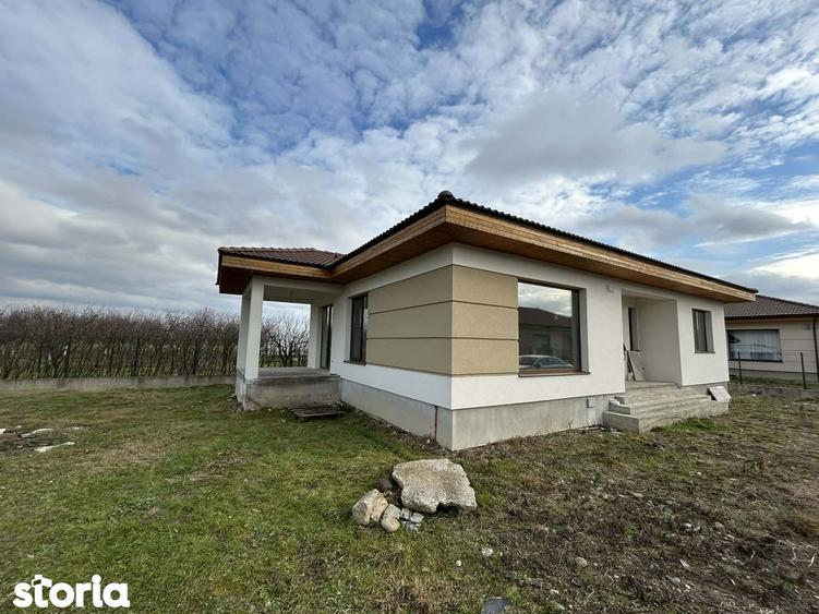 Casă cu 4 camere cu Teren 476 Mp în Central