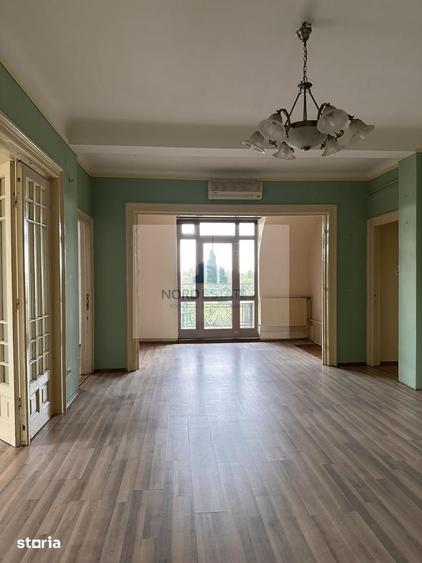 Apartament cu 6 camere în Centrul Civic
