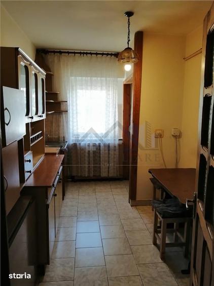 Apartament cu 4 camere decomandat, mobilat în Gară