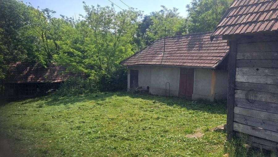 Casă cu 3 camere în Cămărașu