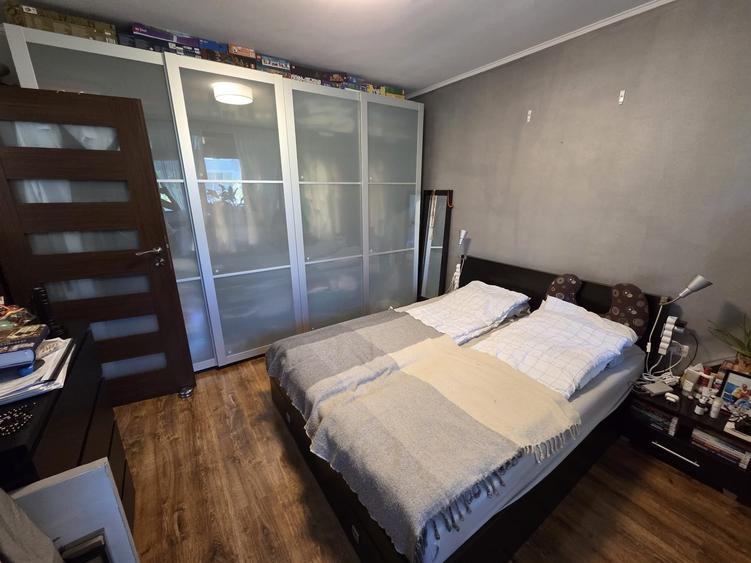 Apartament cu 4 camere decomandat în Drumul Taberei