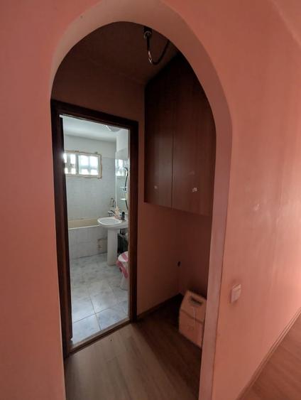 Apartament semidecomandat în Gorjului