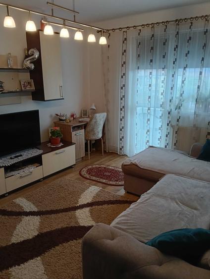 Apartament 3 camere la etajul 2 - 3