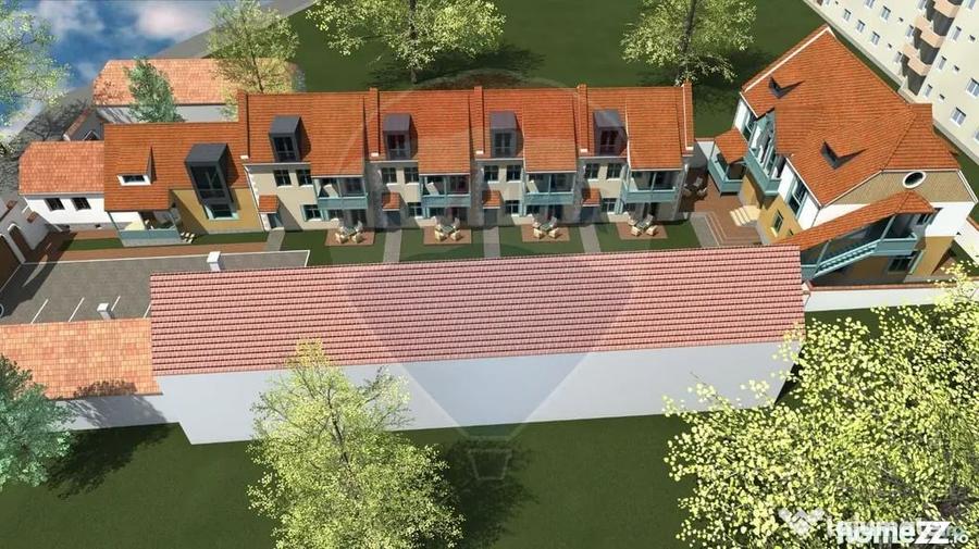 Casă cu 9 camere cu Teren 1236 Mp în Central