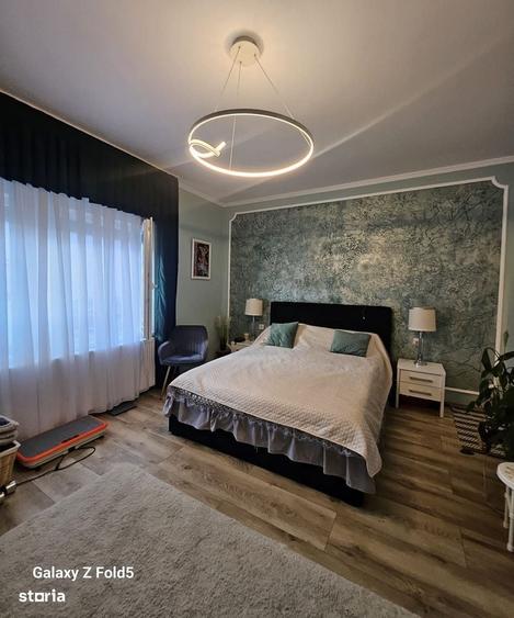 Casă cu 4 camere cu Teren 240 Mp în Central