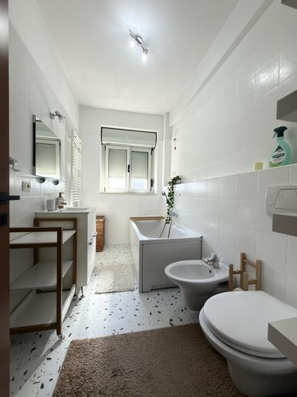 Apartament cu 2 camere semidecomandat, mobilat în Torontalului