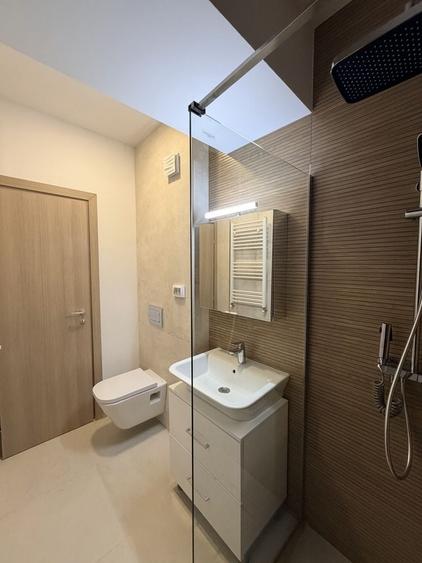 Apartament cu 2 camere decomandat în Politehnica