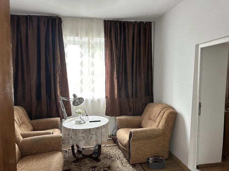 Casă cu 3 camere cu Teren 1400 Mp în Central