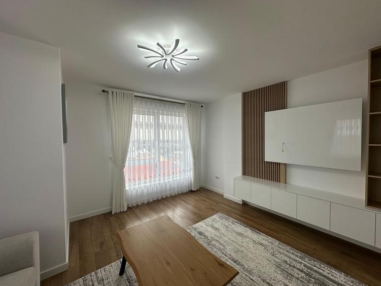 Apartament cu 2 camere decomandat, mobilat în Ultracentral