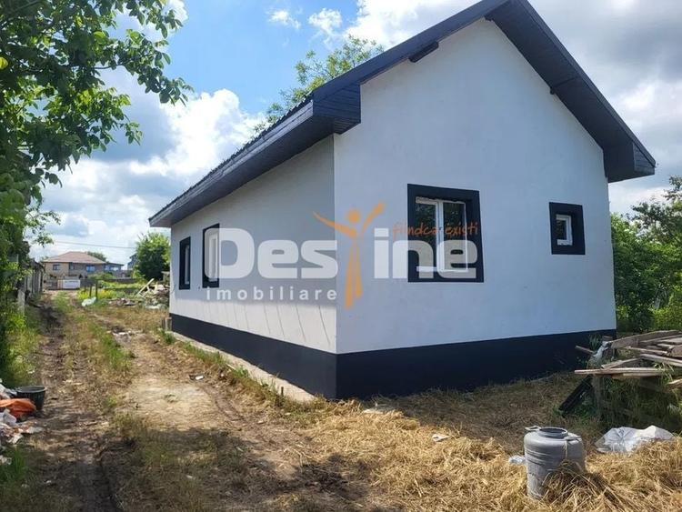 Casă individuală cu 2 camere cu Canalizare în Lumina