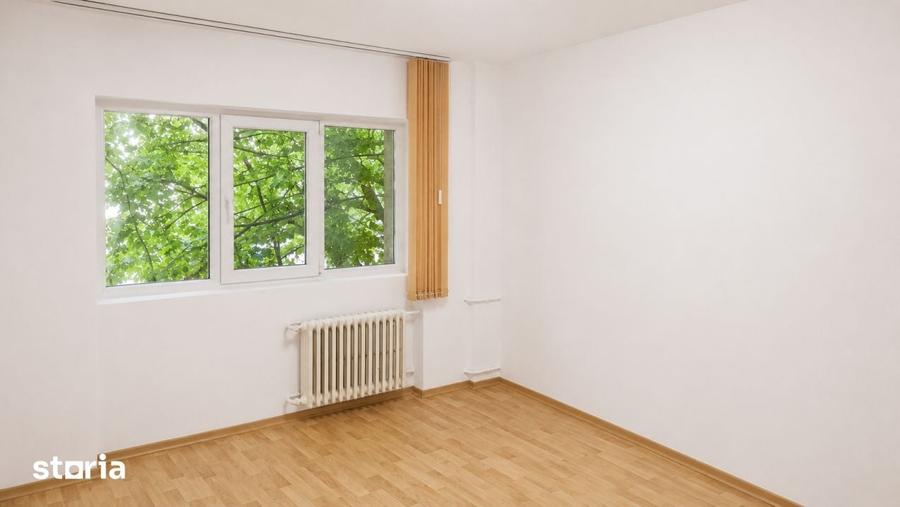 Apartament cu 3 camere semidecomandat în Pantelimon
