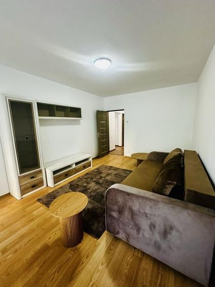 Apartament cu 3 camere decomandat în 1 Decembrie 1918