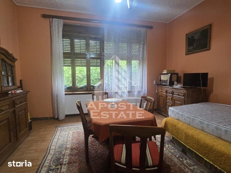 Casă cu 3 camere decomandat cu Teren 1090 Mp în Gurahonț
