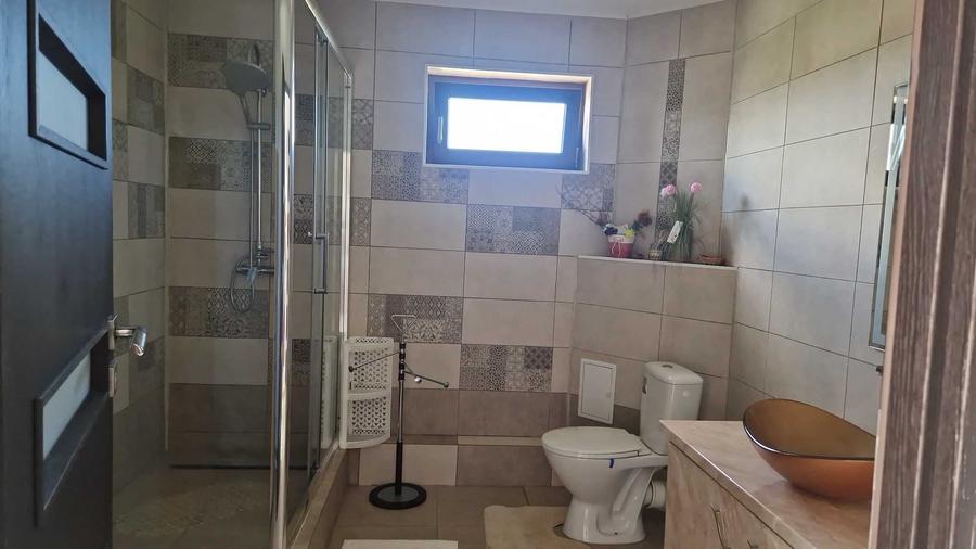 Casă cu 3 camere în Exterior Vest