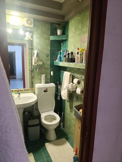 Apartament cu 3 camere semidecomandat în Titan