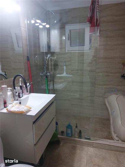Apartament cu 2 camere decomandat, mobilat în Tei