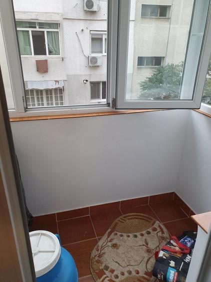 Apartament cu 3 camere decomandat în Tineretului