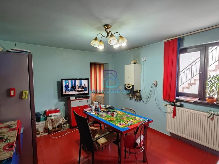 Casă individuală cu 6 camere cu Canalizare în Chitila